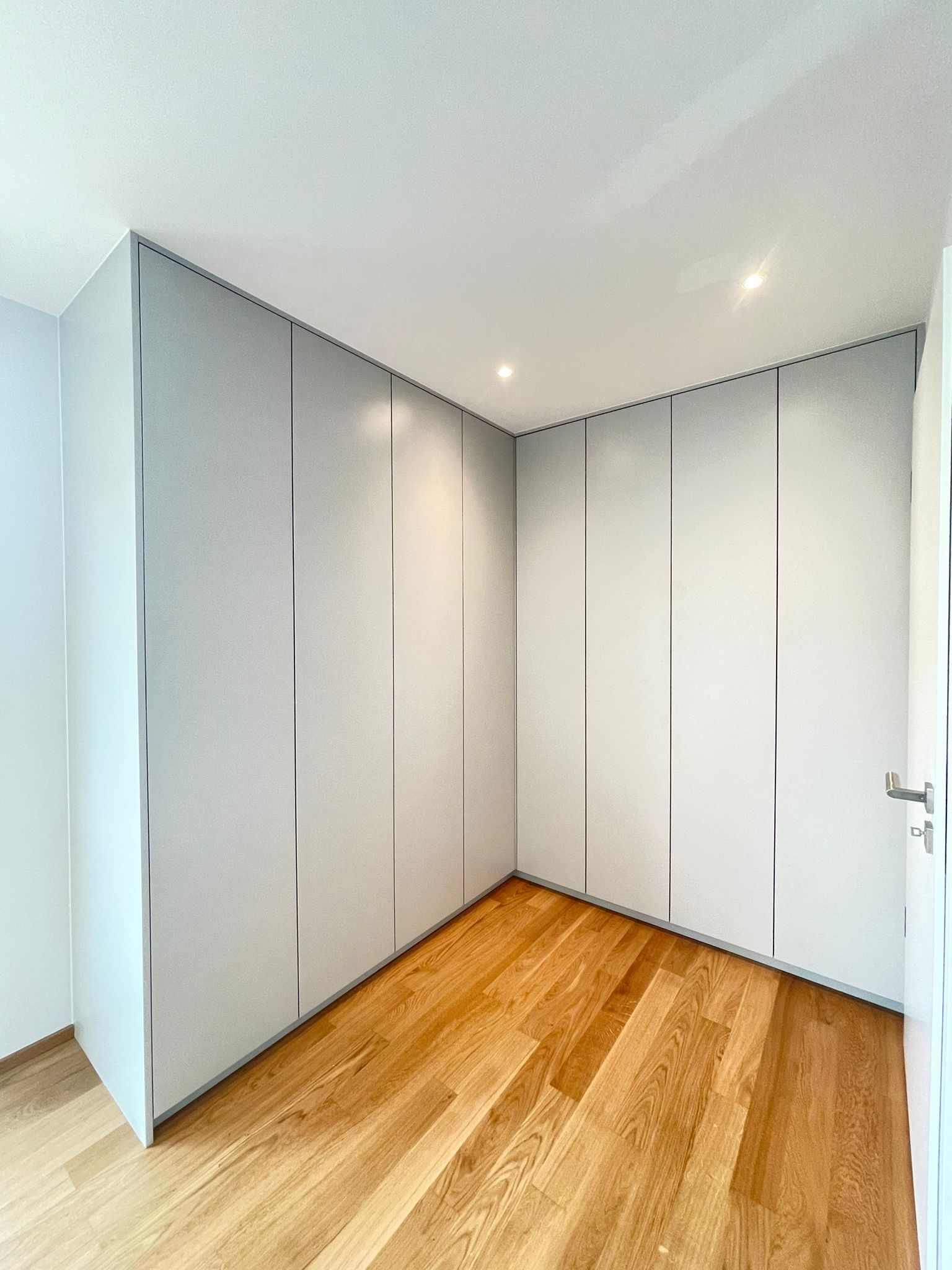 Eckkleiderschrank: individuell für jede Raumsituation