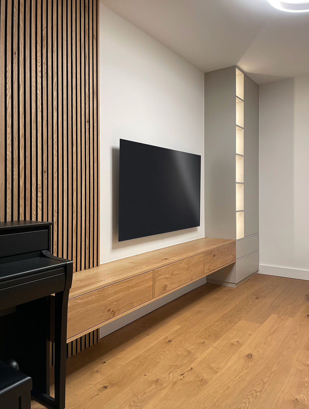 TV Möbel im Wohnzimmer nach Maß